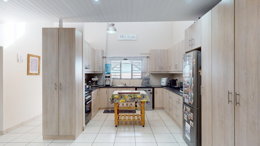 3 Bedroom Property for Sale in Uitsig Western Cape